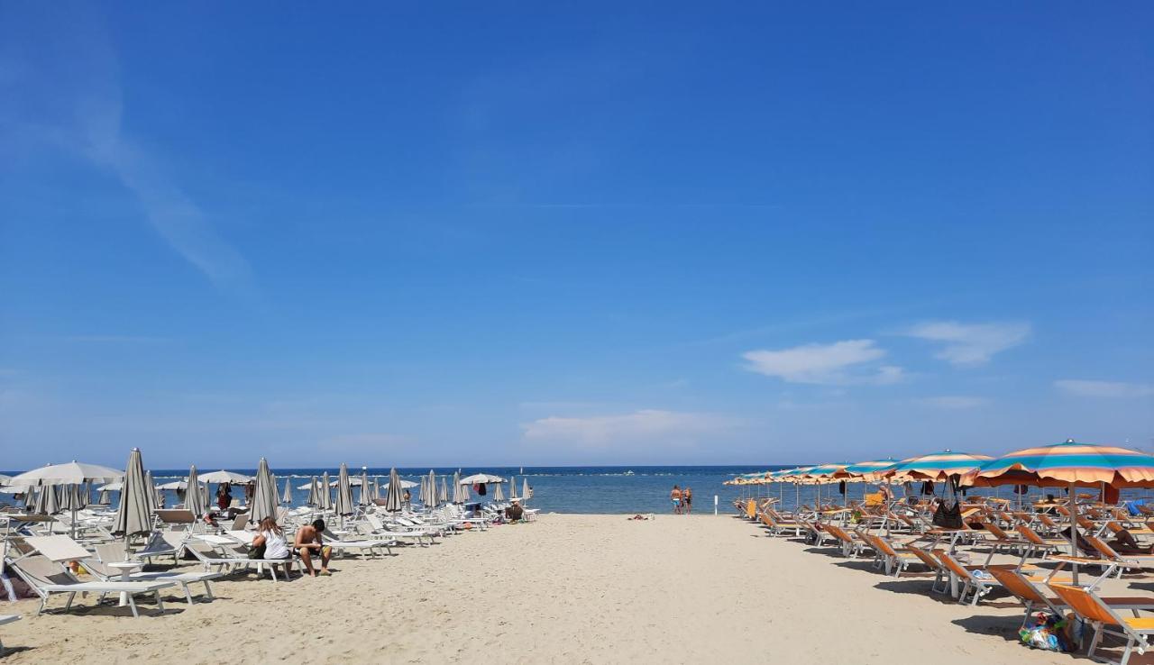 Hotel Lalla Beauty & Relax Cesenatico Eksteriør bilde